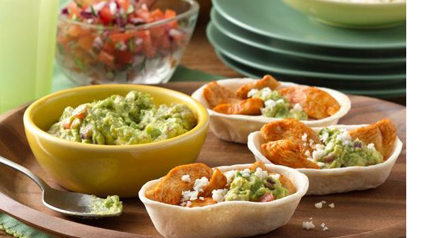 Zehn-Minuten-Mini-Tacos mit Hähnchen-Guacamole-Füllung