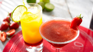 Sorbet margarita aux framboises avec des gaufrettes de tortillas sucrées